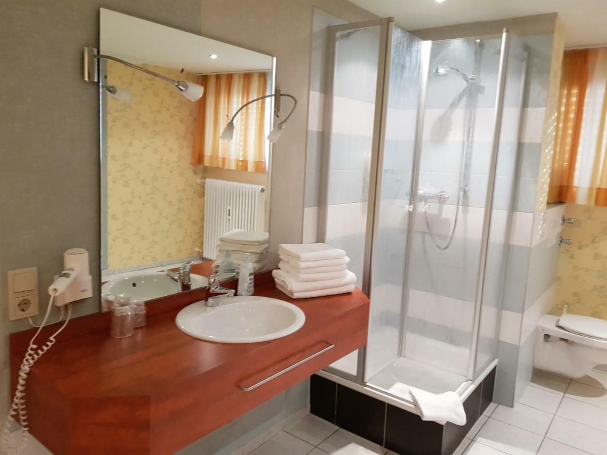Hotel "Zum Moseltal" แมร์ริง ภายนอก รูปภาพ